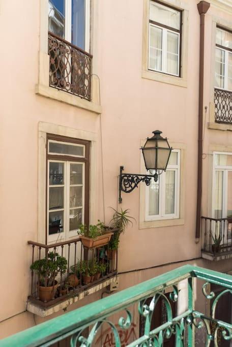 Magnificent Historical City Centre Apart With Terrace Lisboa Exterior foto